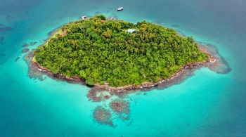 O litoral do Rio de Janeiro é dono de verdadeiros tesouros nacionais. Separamos uma lista com as melhores dicas da região. Conheça praias paradisíacas e o único fiorde brasileiro. Confira!