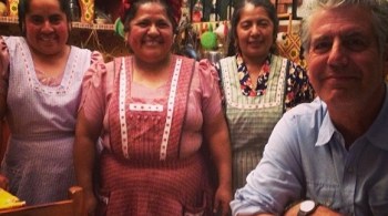 Chef experimenta os sabores das 'calles mexicanas' e conhece a cultura viva do lugar; CNN exibe 'Lugares Desconhecidos' neste domingo (27), a partir das 18h30