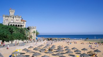 Com uma linda costa marítima, a 20 minutos de Lisboa e Sintra, Cascais é um refúgio de tranquilidade e beleza. A cidade era a escolhida como destino de verão da Família Real Portuguesa
