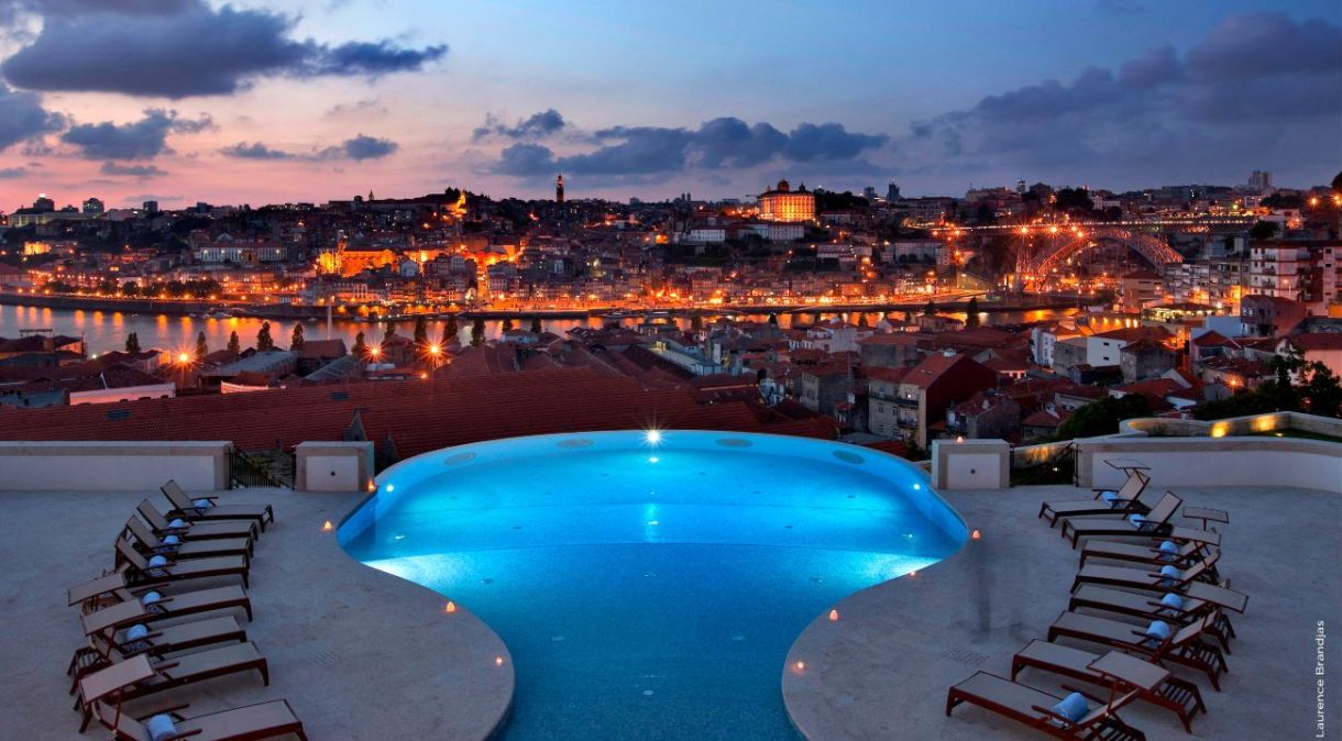 Piscina outdoor do The Yeatman, hotel do outro lado do Rio Douro com vistas privilegiadas para toda a cidade do Porto