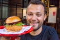 Thomas Troisgros lança delivery no Rio de Janeiro com o frango como protagonista