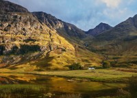 Castelos, vilarejos e montanhas: os cenários reais de Outlander na Escócia