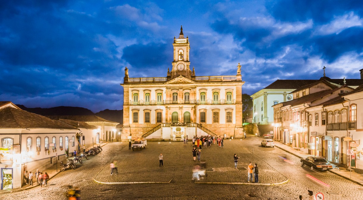 Praça Tiradentes, em Ouro Preto, parte das cidades históricas de MG