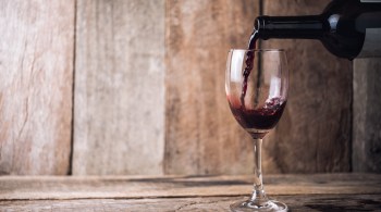 Caso de adolescente que fez sangria com vinho de R$18 mil comoveu muitos bebedores e intrigou alguns dessabidos: como que uma garrafa pode custar tanto dinheiro?