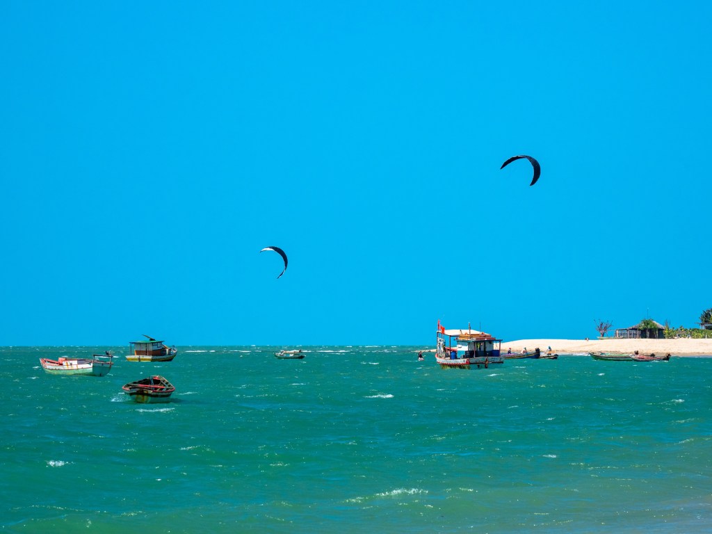 Barra Grande, no Piauí, é um dos destinos mais procurados para a prática de kite surf 