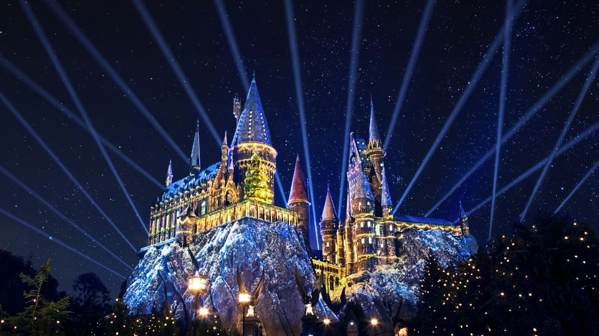 Show de luzes no Castelo de Hogwarts, que ganhará projeções natalinas dos filmes da saga