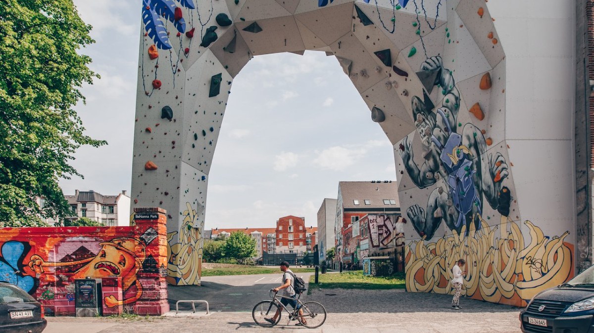 Parque BaNanna, antigo e tóxico terreno baldio transformado em um atraente refúgio urbano em Nørrebro, em Copenhague, na Dinamarca