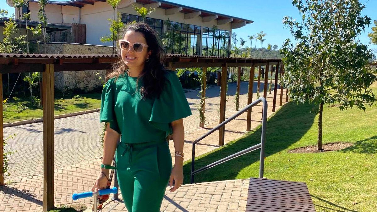 Daniela Filomeno no Clara Ibiúna, resort no interior de São Paulo que oferece esportes aquáticos para as crianças e adultos