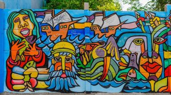 Bares e restaurantes descolados, ruas coloridas com street art e uma grande efervescência cultural: a capital Santiago ganhou novos ares após o “estallido social", movimento que surgiu em 2019