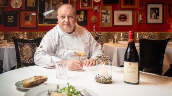 Em uma tarde, o francês expõe um pouco da intimidade de chef ao CNN Viagem & Gastronomia no seu mais novo endereço em São Paulo, o restaurante Lvtetia (ou Lutécia mesmo, segundo o próprio chef)
