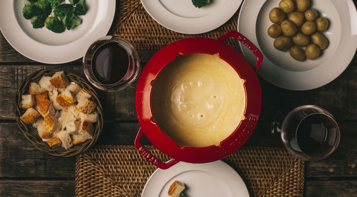 Casas se preparam para o frio e incluem fondues no cardápio. Na foto, fondue de queijo do Nonno Ruggero, do Grupo Fasano