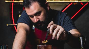 Quer saber onde os bartenders mais famosos do Brasil bebem? Gabriel Queiroz, sócio do Mahau e do Amargot, abre o jogo