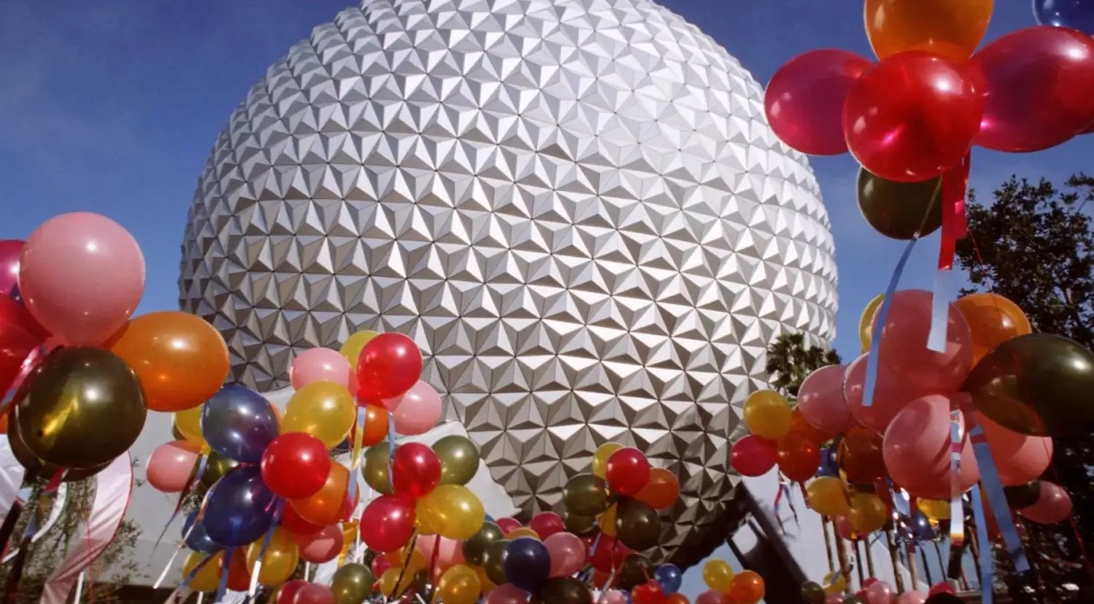 Foto do EPCOT em 1982, ano de sua inauguração