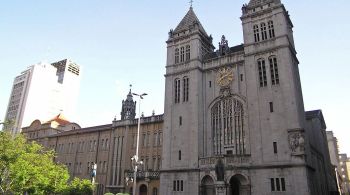 Uma vez por mês o Mosteiro de São Bento, no centro de São Paulo, oferece um caprichado brunch onde os visitantes têm direito a visita guiada pelo local