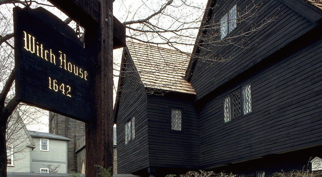 Nos EUA, Salem é cidade com turismo ligado à história de caça às "bruxas"