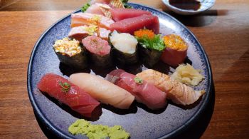 Haru Sushi ganha segundo andar com mesas e balcão que acomoda até 15 pessoas. O menu segue impecável com peixes, frutos do mar, iguarias e boa seleção de saques em taça 