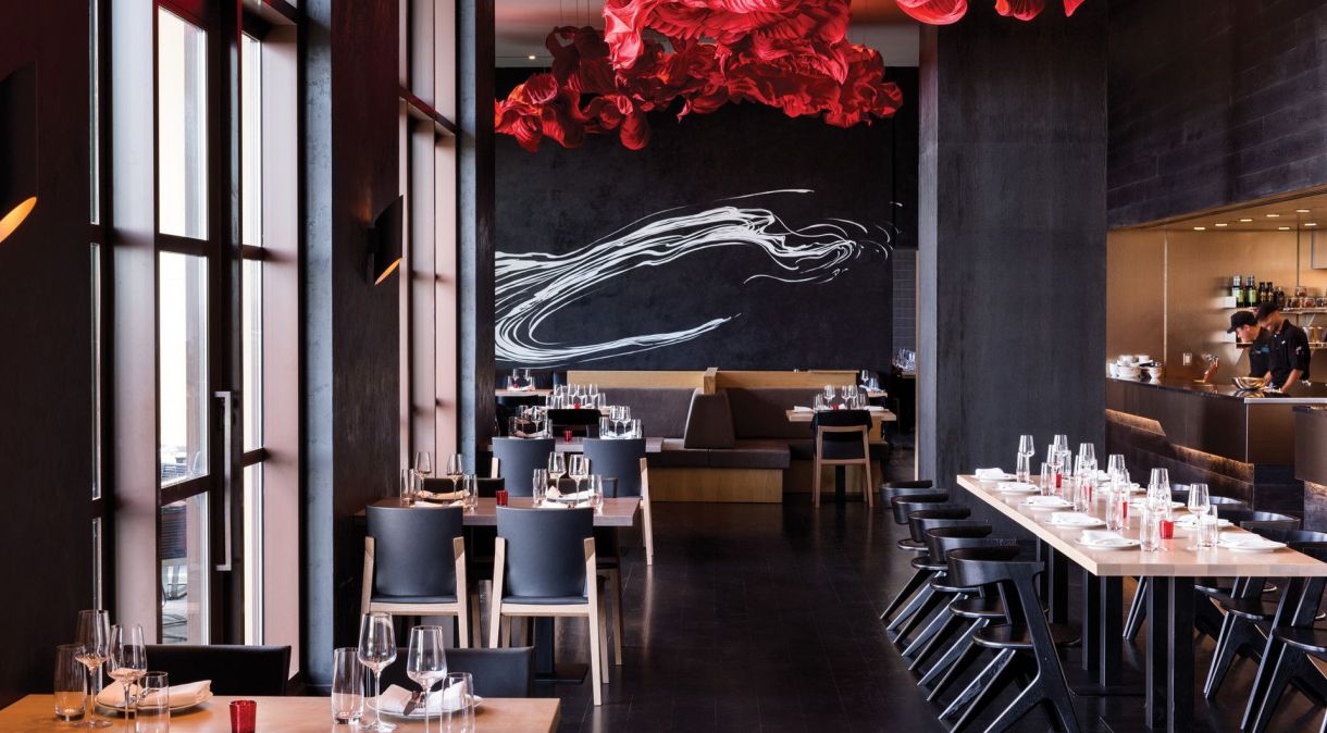 Com uma estrela Michelin, restaurante Capa foca em carnes e gastronomia espanhola no rooftop do hotel Four Seasons
