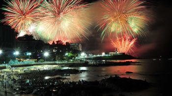 Um dos estados mais procurados do país para a virada de ano, Bahia se prepara para receber turistas em diferentes regiões com muita festa e atrações conhecidas do público; confira