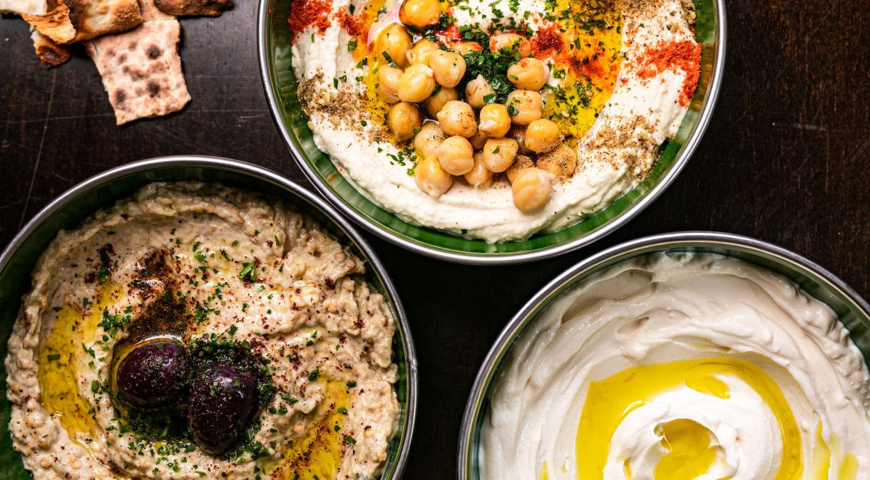 Homus, Babaganush e Labneh do novo Shuk Falafel & Kebabs
