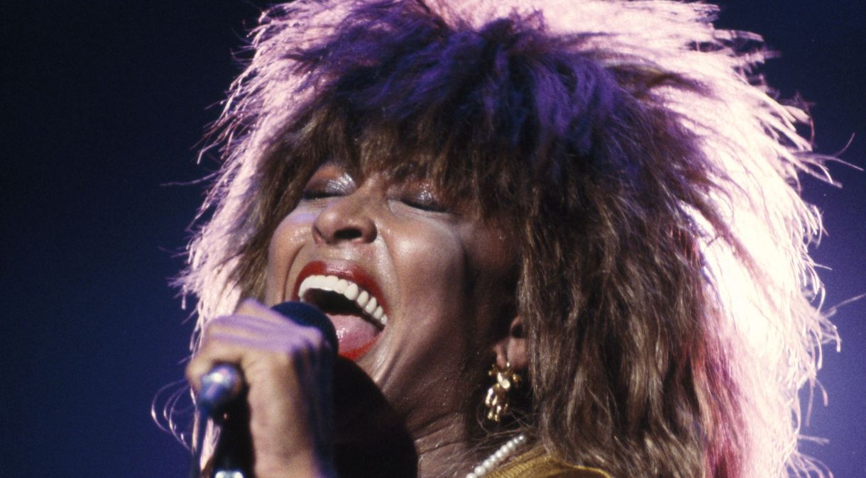 Tina Turner no palco em Jones Beach, NY, em agosto de 1987