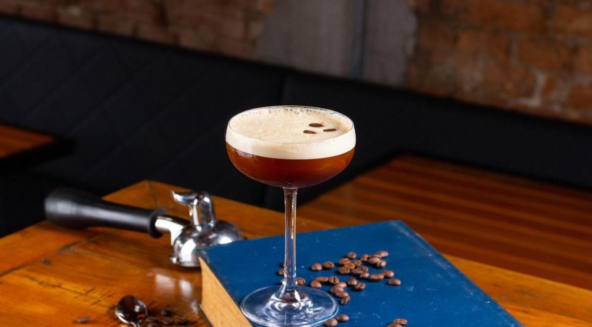 Espresso Martini do Café Hotel; drinque da casa pode ser feito com diferentes tipos de grão