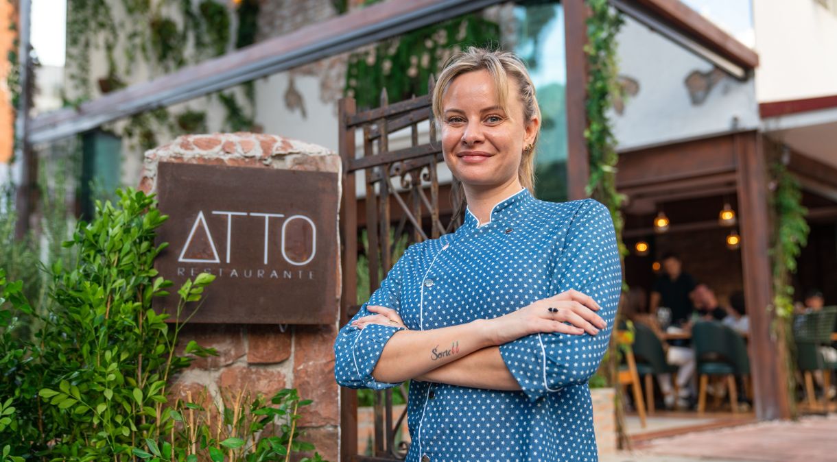 A chef Luiza Hoffmann, nome à frente do Atto, restaurante no Itaim Bibi, em SP