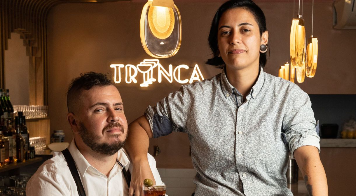 Ale Bussab e Tábata Magarão, nomes à frente do Trinca Bar & Vermuteria, em Pinheiros
