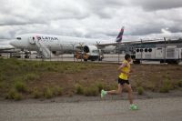 Aeroportos se transformam em pistas de corrida com competições esportivas pelo Brasil