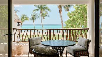 Propriedade a 48 km de Cancún passou por reformas e renasce com novos quartos, design local e chef estrelado 