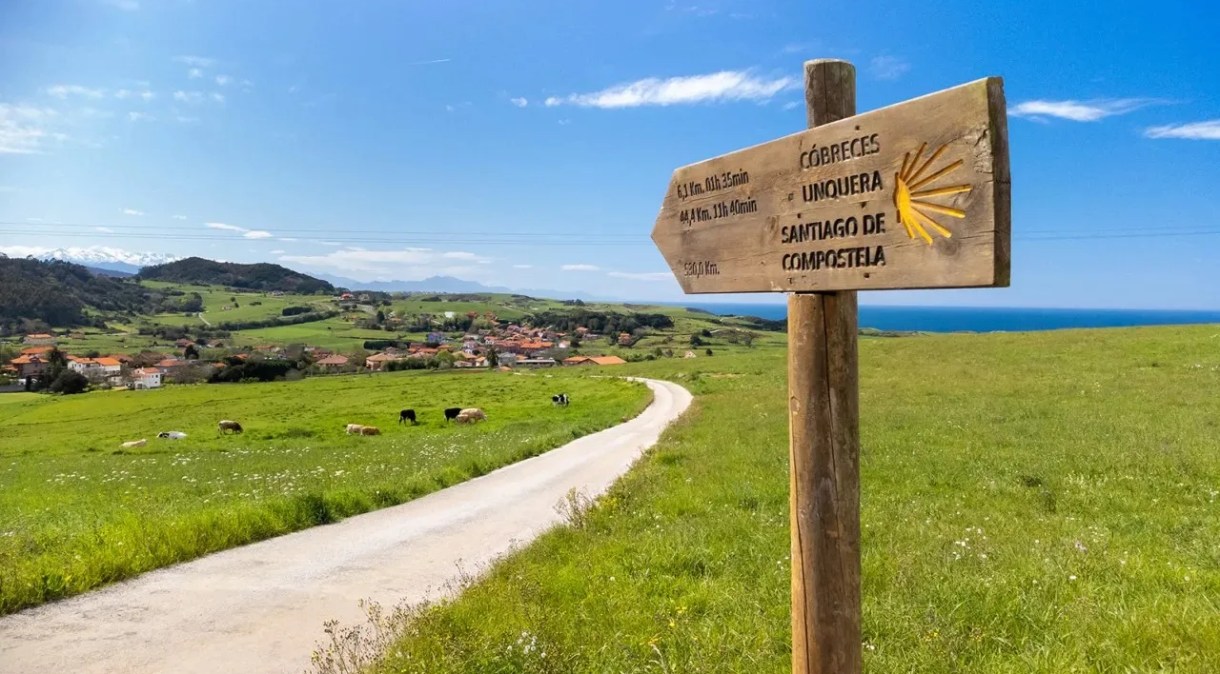 O Caminho de Santiago é o nome coletivo de uma rede de rotas de peregrinação que fluem como afluentes de um rio por toda a Europa