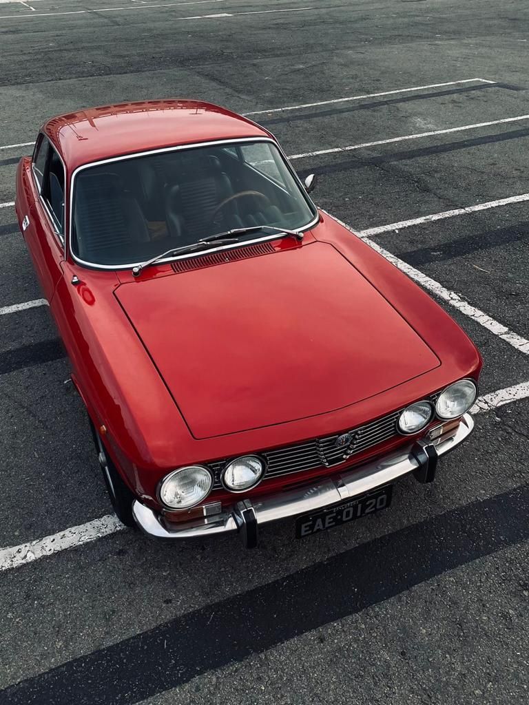 O Alfa Romeo vermelho do Alê D'Agostino 