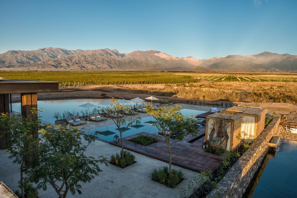 Vista para os Andes e os vinhedos do The Vines Resort & Spa, em Vale do Uco, Mendoza