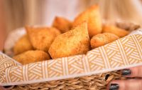 Cinco lugares para comer coxinha em Curitiba