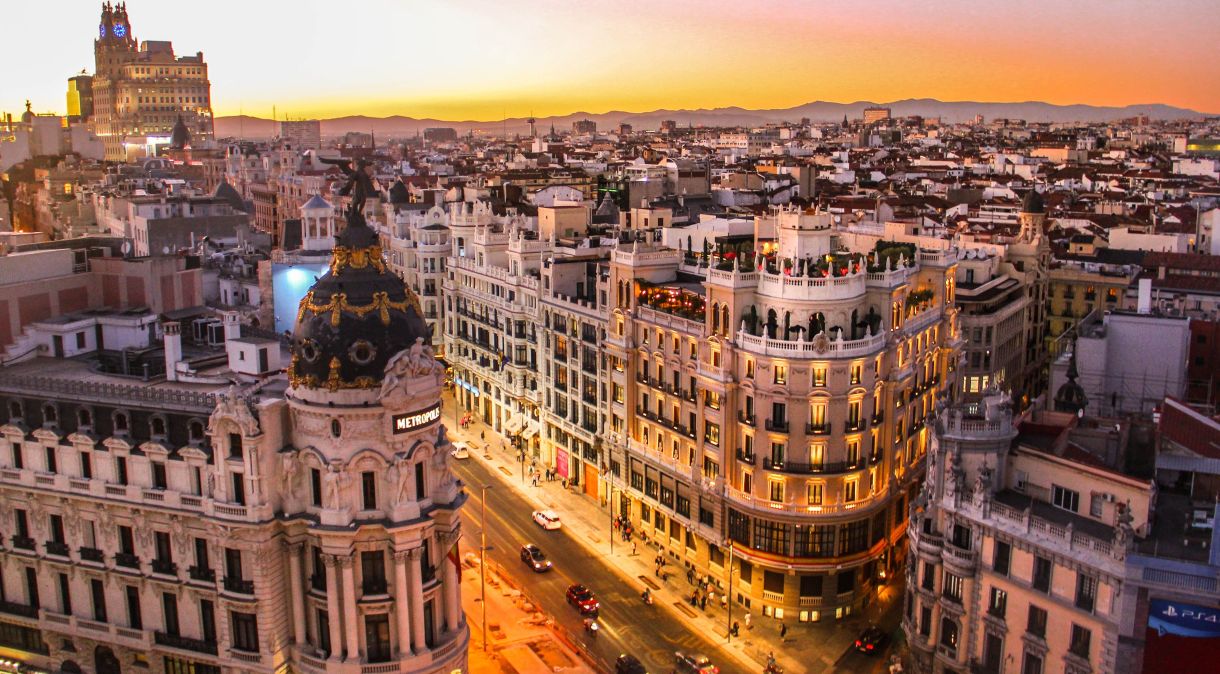Madrid recebeu 146% a mais de turistas brasileiros entre janeiro e setembro de 2023 em comparação ao ano passado