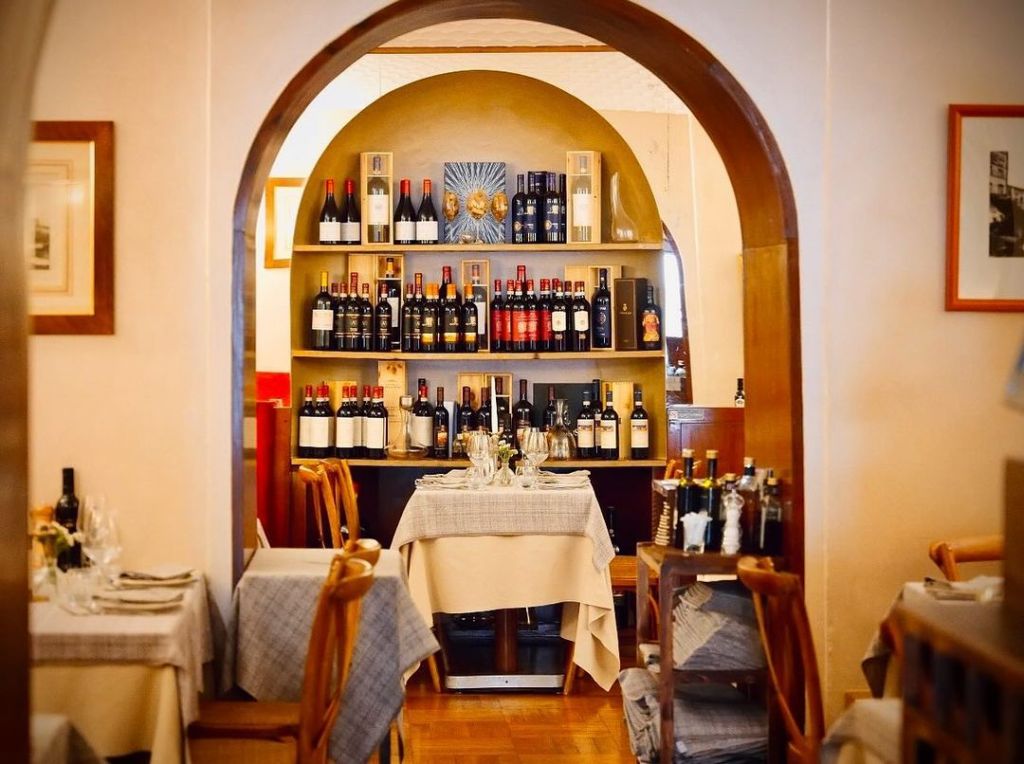 Ambiente interno do Oliviero, restaurante em Florença