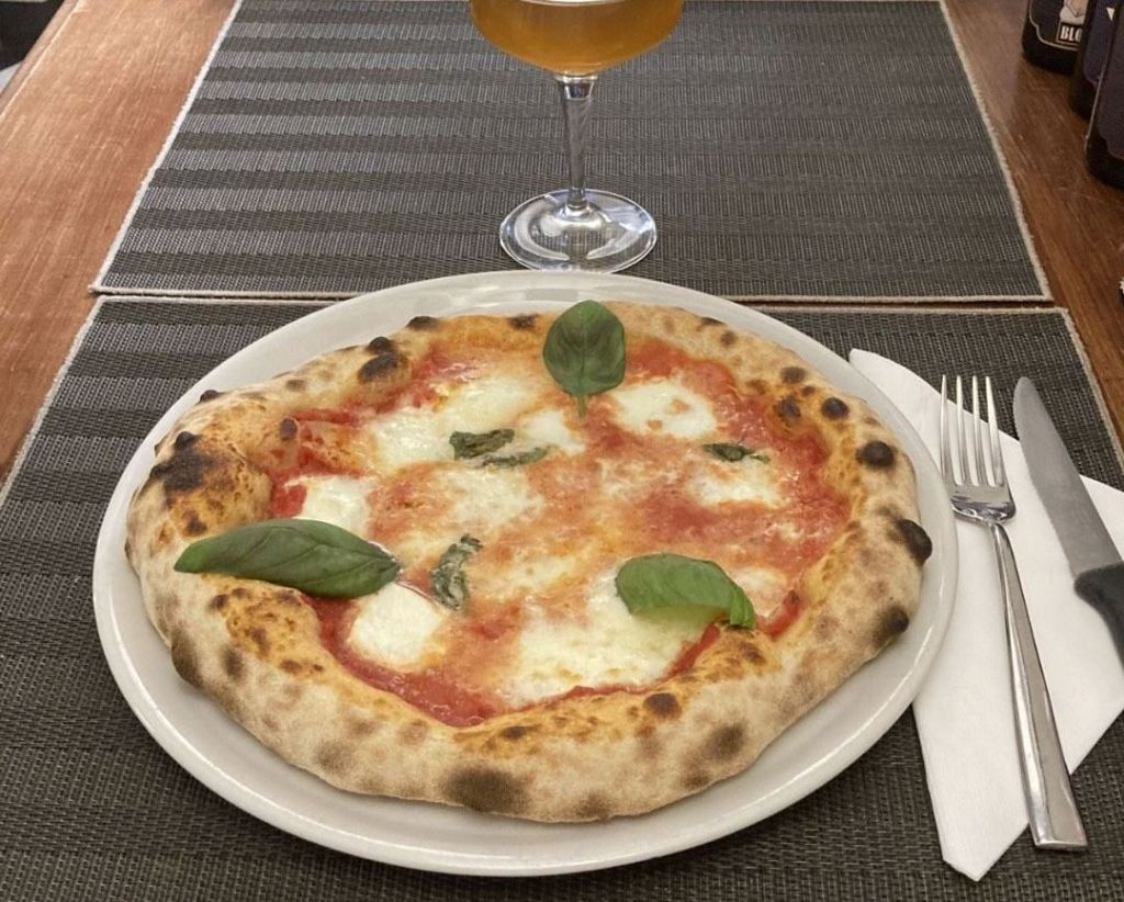 Pizza Margherita do restaurante Casella 18, em Florença