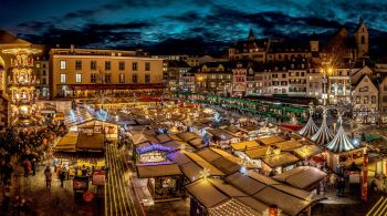 Mundialmente famosa por suas paisagens deslumbrantes, é durante o inverno que a Suíça se torna um verdadeiro conto de fadas com seus belos mercados de Natal repletos de luzes, aromas, cores e sabores