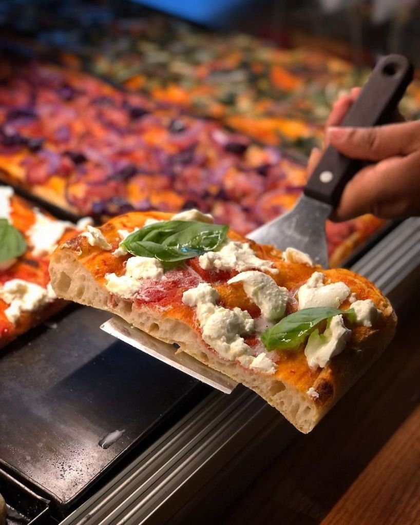 Taglio tem pizza romana vendida a peso 