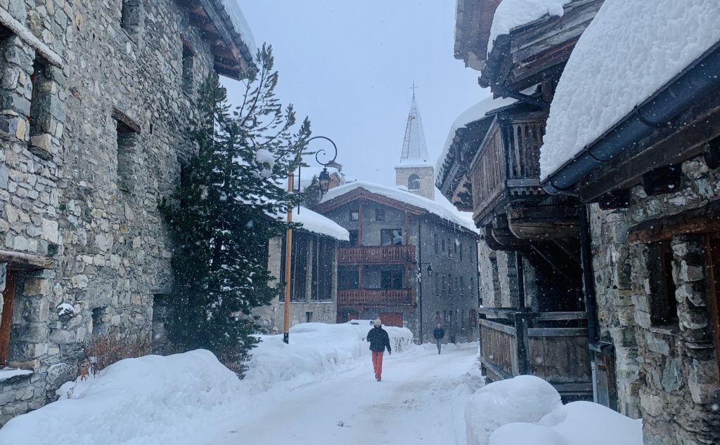 Igrejinha barroca de 1664 no vilarejo de Val d'Isère