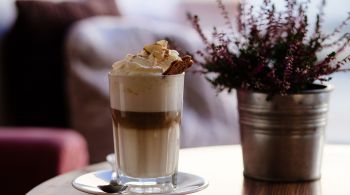 Apaixonado por café, nosso colunista Caio Tucunduva compartilha seis receitas refrescantes, perfeitas para os dias quentes  