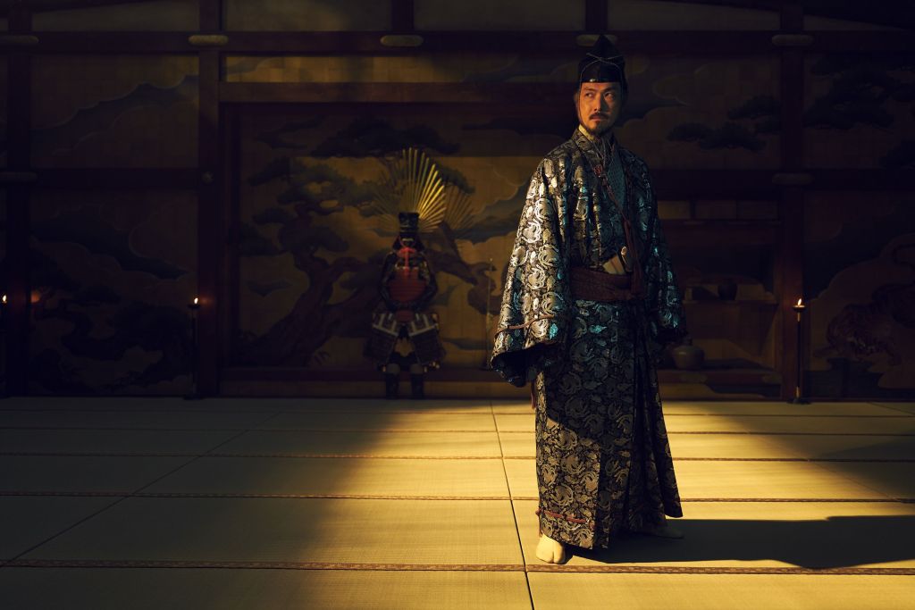 Takehiro Hira como o personagem Ishido Kazunari em cena de "Xógum: A Gloriosa Saga do Japão"