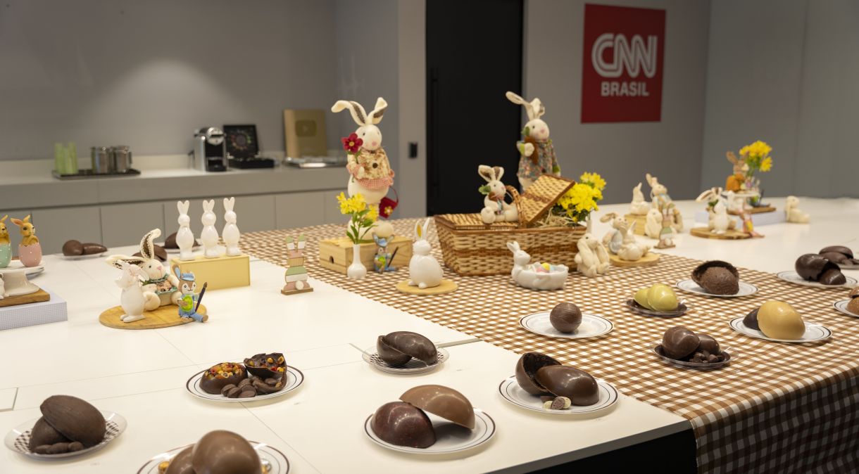 Mesa da degustação dos ovos de Páscoa do CNN Viagem & Gastronomia