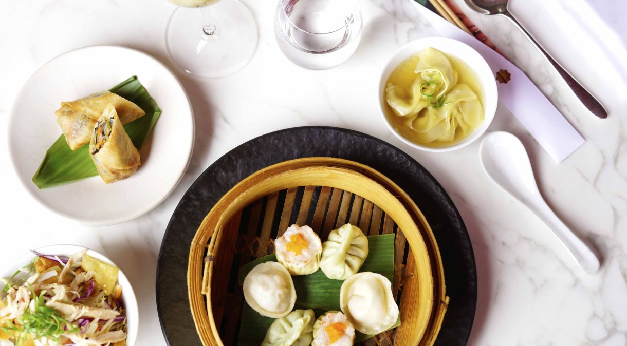 Song Qi é restaurante original de Mônaco que serve variadas opções clássicas da culinária chinesa