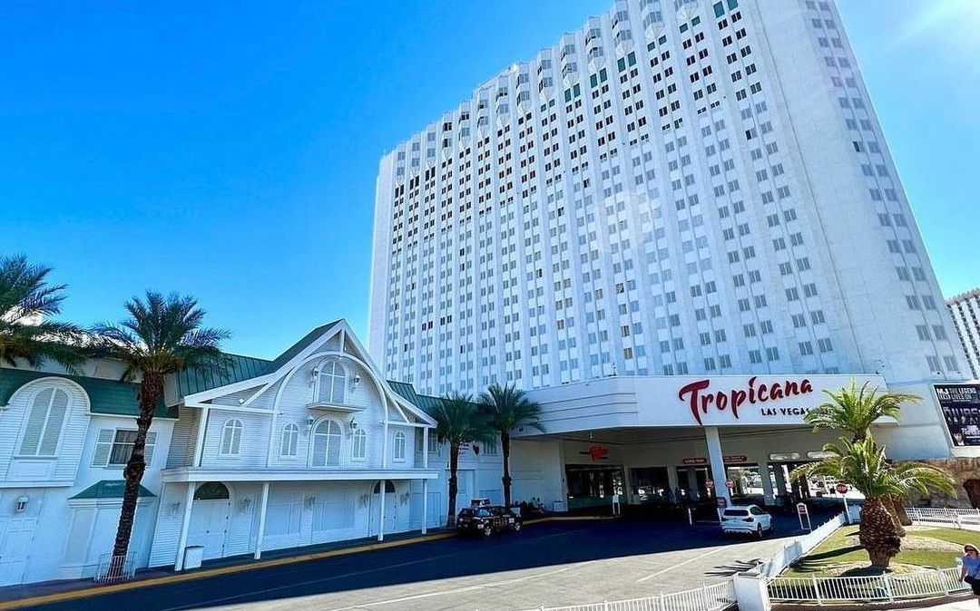 Resort foi o mais caro de Las Vegas à época da construção e apareceu em filmes de Elvis Presley e 007