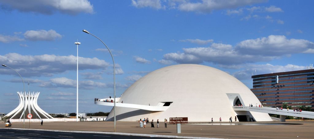O Museu Nacional da República (MuN) faz parte do Conjunto Cultural da República, juntamente com a Biblioteca Nacional de Brasília.