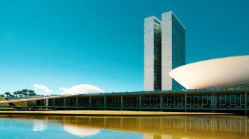 Sede dos poderes nacionais, Brasília é símbolo modernista aplaudido no mundo todo que atrai curiosidade não somente pela política, mas também pela vida artística e cultural