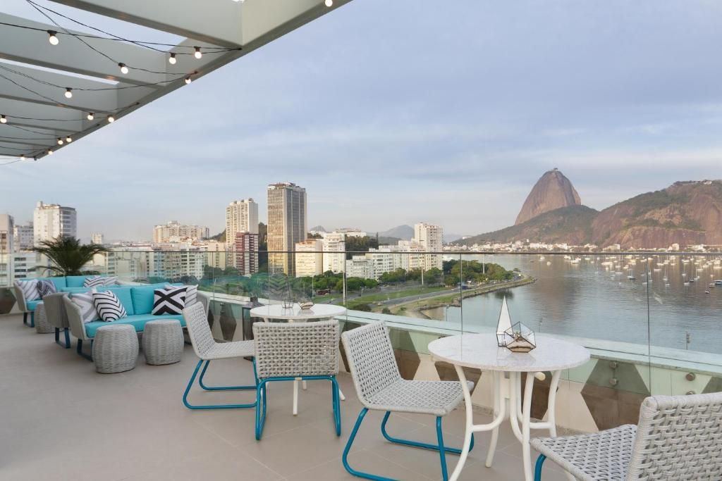 Rooftop do Yoo2 com vista para Praia de Botafogo e para o Corcovado, no Rio