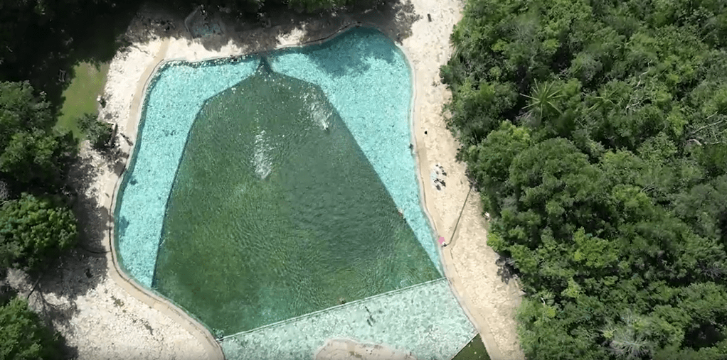Imagem aérea da piscina de água mineral do Parque Nacional de Brasília
