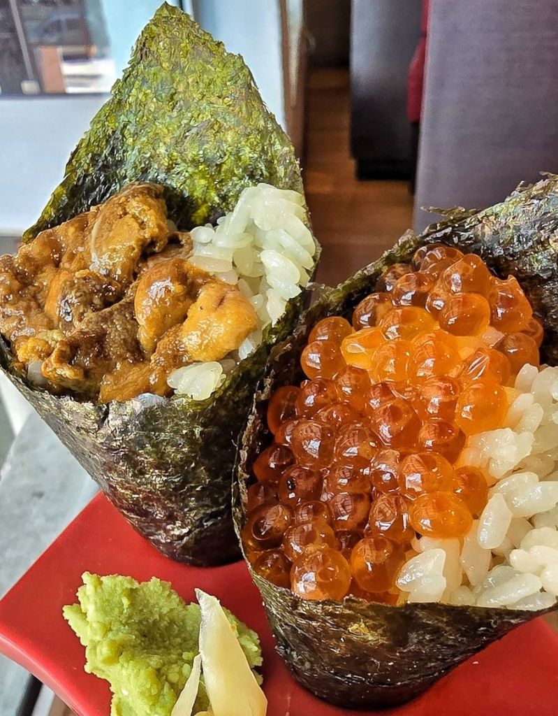 Temaki de uni e de ikura do Fujii