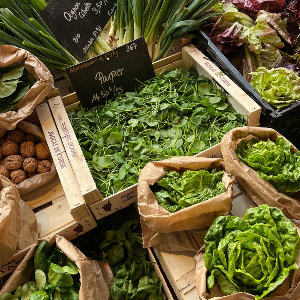 Os produtos do Au Bout du Champ são sazonais, de acordo com a produção local